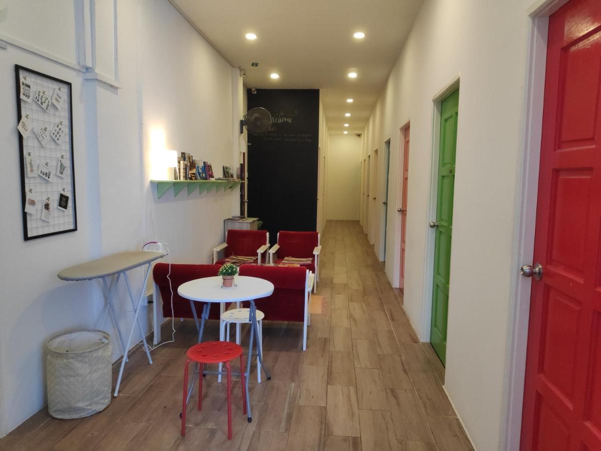 Ez Lodgings Kampong Gadong Экстерьер фото