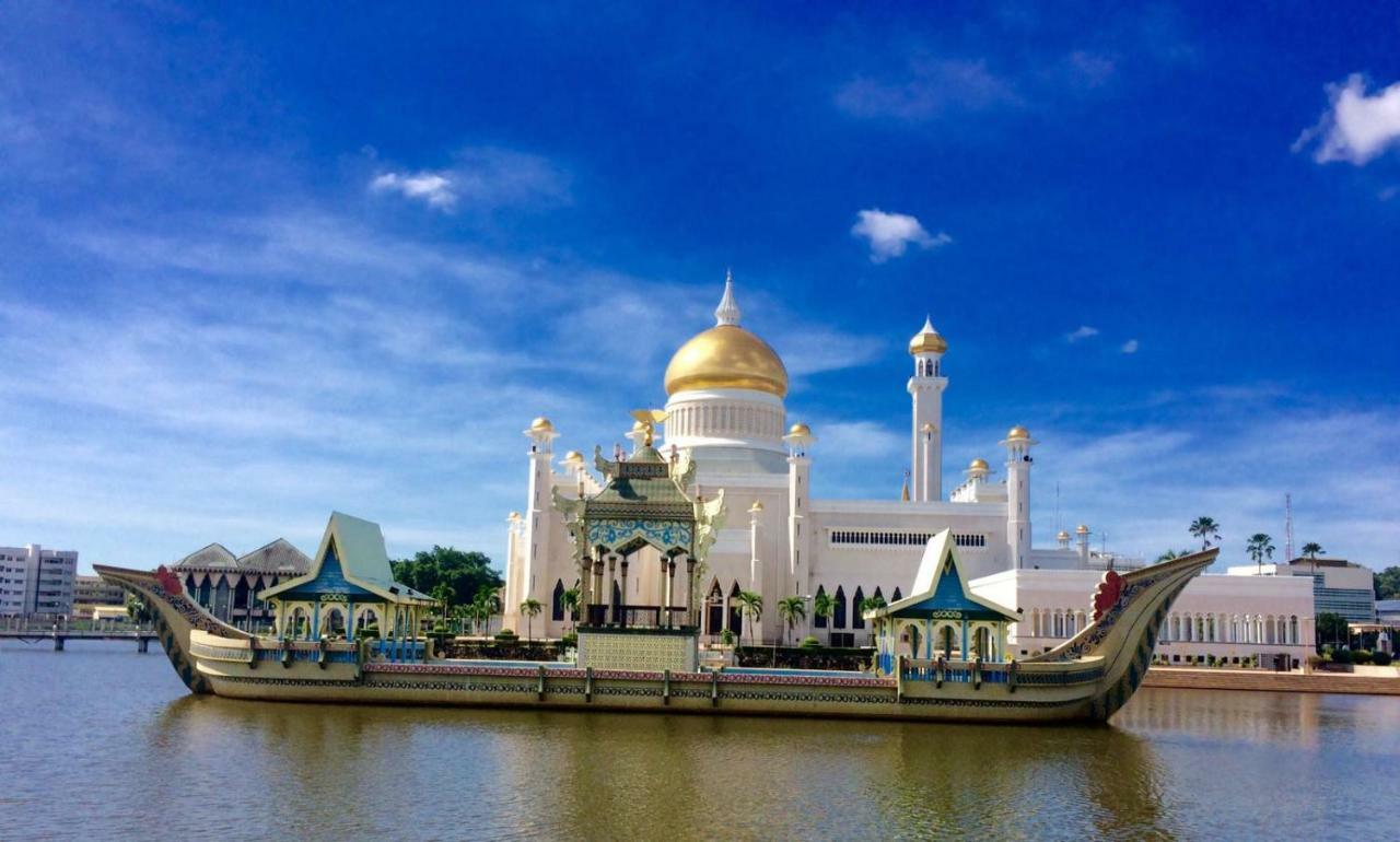 Ez Lodgings Kampong Gadong Экстерьер фото