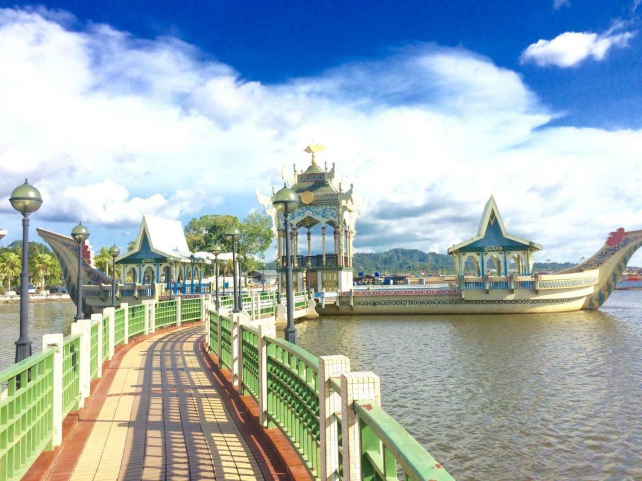 Ez Lodgings Kampong Gadong Экстерьер фото