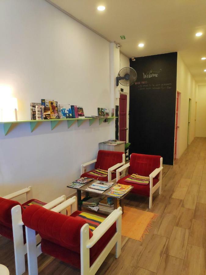 Ez Lodgings Kampong Gadong Экстерьер фото